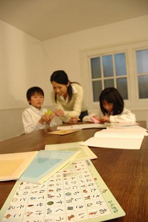 仲間同士の結束を強めるチームビルディングでの研修